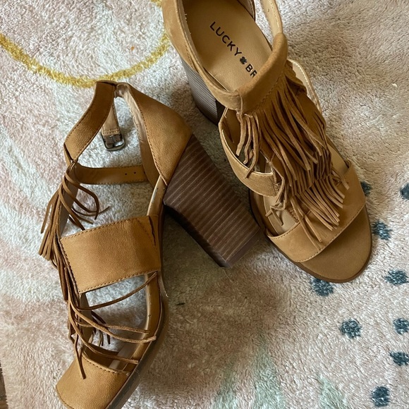 Lucky Brand ‘Leesha’ Women’s Fringe Block Heel Tan Nubuck Leather - Picture 6 of 13